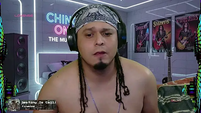 Snapshot of chino_roz chatting on 10/11/25, 10:03 chino roz online show from 10/11/25, 10:03