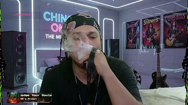 Snapshot of chino_roz chatting on 10/16/25, 11:50 chino roz online show from 10/16/25, 11:50