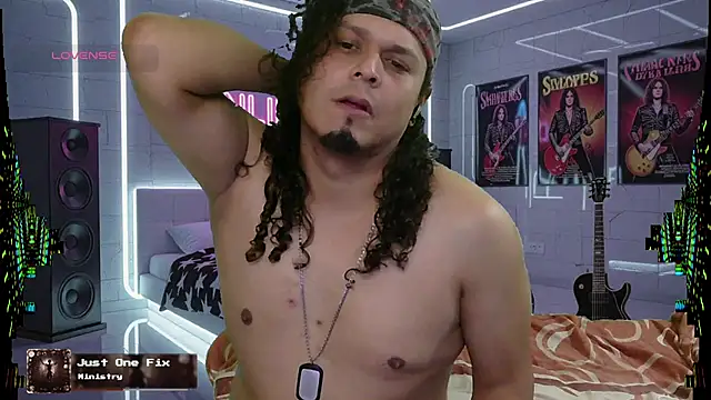 Snapshot of chino_roz chatting on 10/21/25, 08:48 chino roz online show from 10/21/25, 08:48
