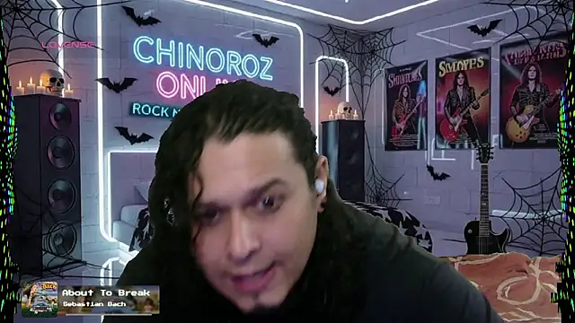 Snapshot of chino_roz chatting on 10/26/25, 07:36 chino roz online show from 10/26/25, 07:36