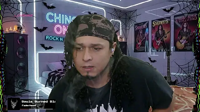 Snapshot of chino_roz chatting on 10/30/25, 07:10 chino roz online show from 10/30/25, 07:10