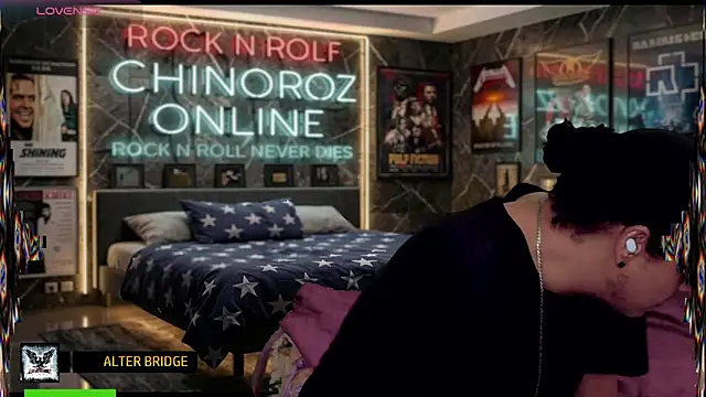 Snapshot of chino_roz chatting on 06/14/26, 10:45 chino roz online show from 06/14/26, 10:45