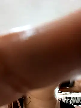 Snapshot of Latina_sexy1 chatting on 09/16/25, 02:18 Latina sexy1 online show from 09/16/25, 02:18