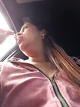 Snapshot of Latina_sexy1 chatting on 10/27/25, 01:04 Latina sexy1 online show from 10/27/25, 01:04