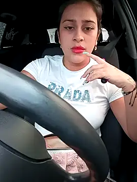 Snapshot of Latina_sexy1 chatting on 11/05/25, 01:44 Latina sexy1 online show from 11/05/25, 01:44