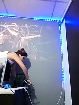 Snapshot of Latina_sexy1 chatting on 11/19/25, 02:33 Latina sexy1 online show from 11/19/25, 02:33