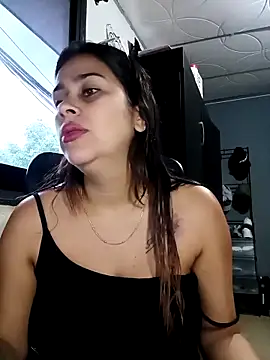 Latina sexy1 online show from 02/13/26, 12:34