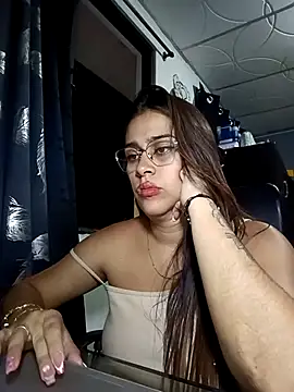 Latina sexy1 online show from 03/03/26, 02:39