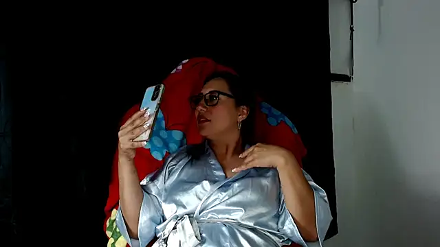 carolinalovee  online show from 01/12/25, 04:00