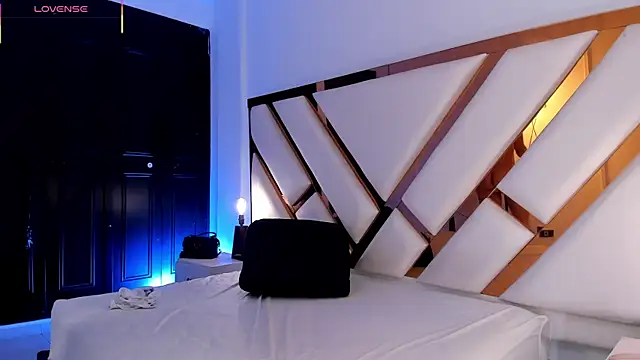 Aron cruz online show from 04/04/26, 01:19