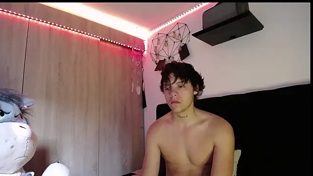 Snapshot of Santiago_kiler chatting on 02/02/26, 12:04 Santiago kiler online show from 02/02/26, 12:04