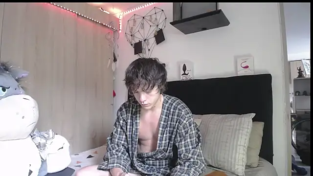 Santiago kiler online show from 04/16/26, 01:12