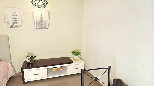 Sassy--Girl online show from 11/21/25, 06:17