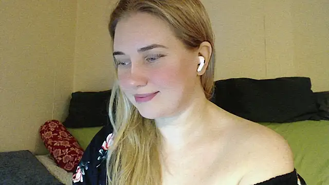 mmmPinUpGirl online show from 10/28/25, 06:21