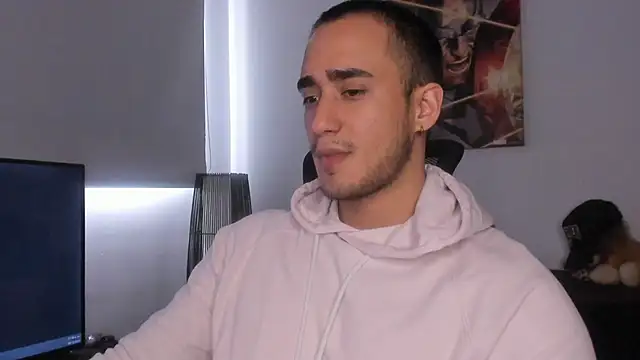 Snapshot of AlexRivera6 chatting on 12/29/24, 04:19 AlexRivera6 online show from 12/29/24, 04:19