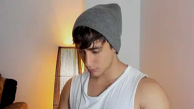 Snapshot of AlexRivera6 chatting on 11/16/25, 03:17 AlexRivera6 online show from 11/16/25, 03:17