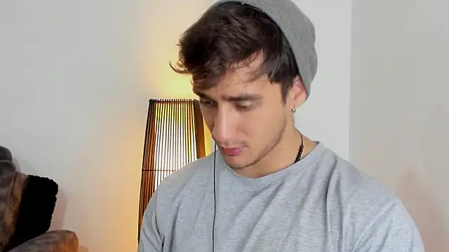 Snapshot of AlexRivera6 chatting on 11/22/25, 08:52 AlexRivera6 online show from 11/22/25, 08:52