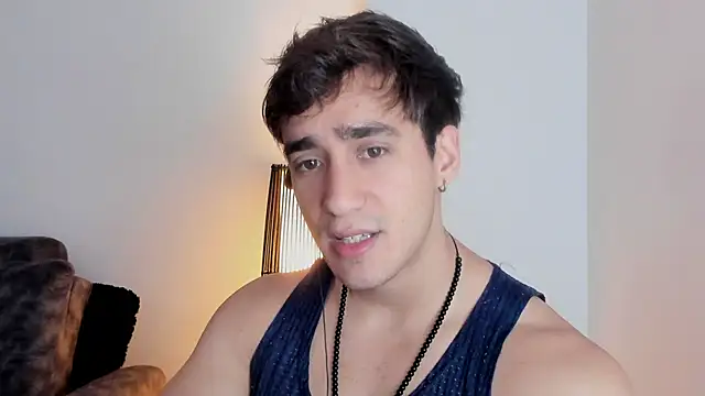 Snapshot of AlexRivera6 chatting on 11/27/25, 05:04 AlexRivera6 online show from 11/27/25, 05:04