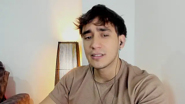 Snapshot of AlexRivera6 chatting on 12/20/25, 09:00 AlexRivera6 online show from 12/20/25, 09:00