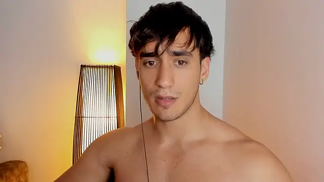 Snapshot of AlexRivera6 chatting on 12/22/25, 01:13 AlexRivera6 online show from 12/22/25, 01:13