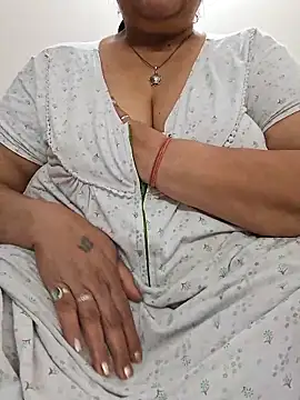 Snapshot of Kavya_XX chatting on 03/08/25, 06:26 Kavya XX online show from 03/08/25, 06:26