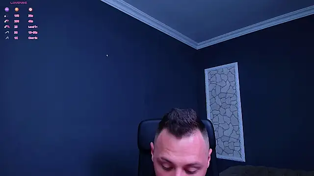 Snapshot of BrianHunts chatting on 10/29/25, 05:42 BrianHunts online show from 10/29/25, 05:42