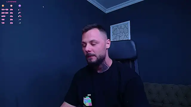 Snapshot of BrianHunts chatting on 11/18/25, 06:07 BrianHunts online show from 11/18/25, 06:07