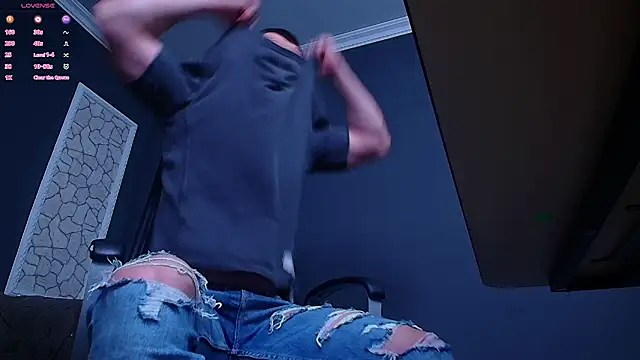 Snapshot of BrianHunts chatting on 12/01/25, 06:07 BrianHunts online show from 12/01/25, 06:07