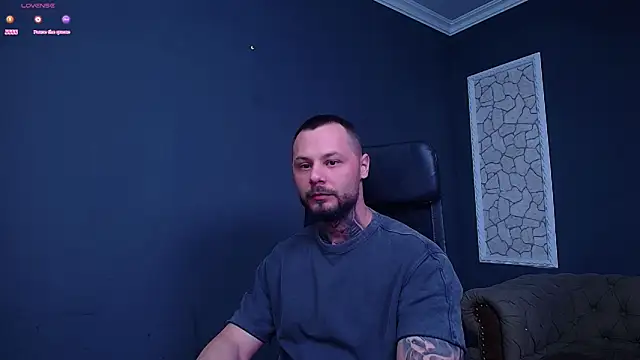 Snapshot of BrianHunts chatting on 12/02/25, 06:41 BrianHunts online show from 12/02/25, 06:41