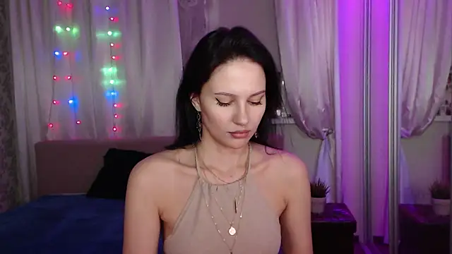 Snapshot of Zlata888 chatting on 03/05/25, 12:00 Zlata888 online show from 03/05/25, 12:00