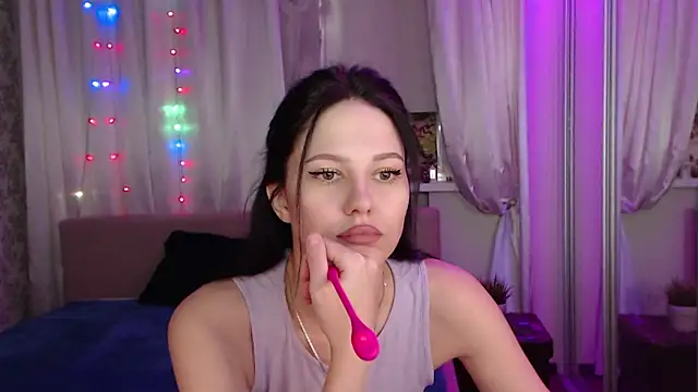 Snapshot of Zlata888 chatting on 03/06/25, 07:47 Zlata888 online show from 03/06/25, 07:47