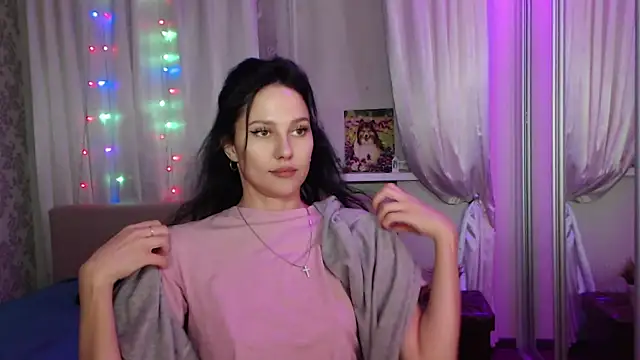 Snapshot of Zlata888 chatting on 10/15/25, 04:40 Zlata888 online show from 10/15/25, 04:40