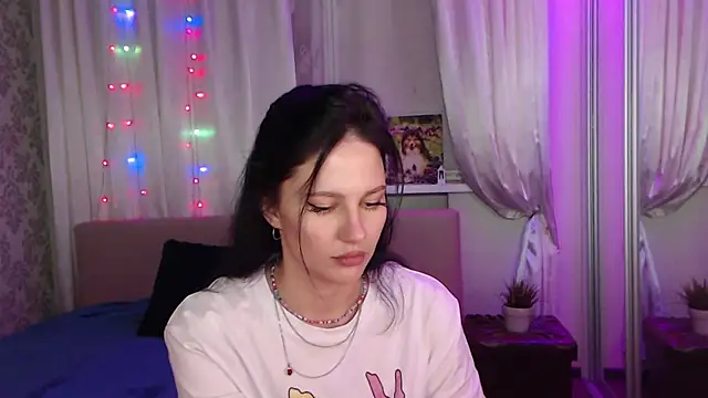 Snapshot of Zlata888 chatting on 11/09/25, 03:54 Zlata888 online show from 11/09/25, 03:54