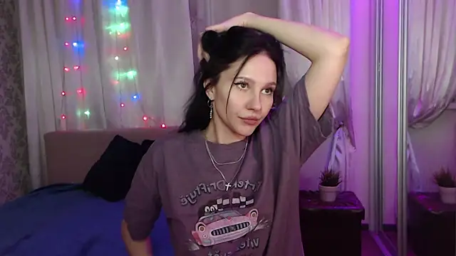 Snapshot of Zlata888 chatting on 11/24/25, 01:00 Zlata888 online show from 11/24/25, 01:00