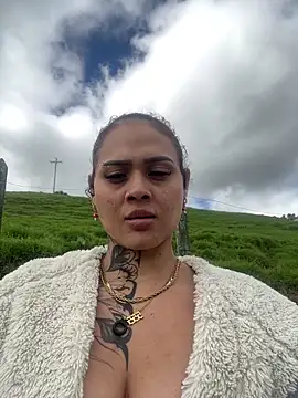 Snapshot of ohyesly_ chatting on 01/07/26, 02:08 ohyesly online show from 01/07/26, 02:08