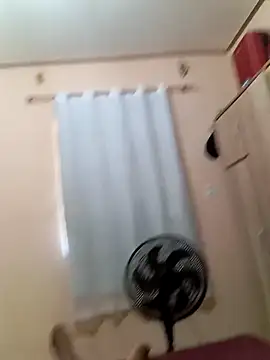 Snapshot of MorenoRha chatting on 11/03/25, 10:27 MorenoRha online show from 11/03/25, 10:27