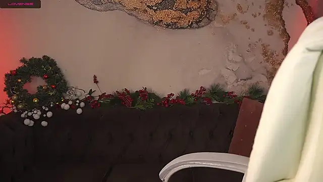 Daphne Moss online show from 12/19/24, 09:17