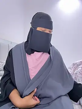 Snapshot of Submissive_Arab chatting on 12/14/24, 12:44 Submissive Arab online show from 12/14/24, 12:44