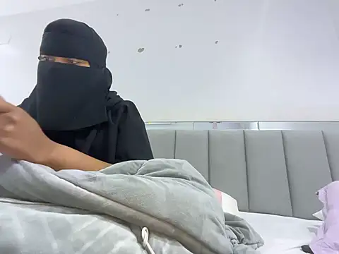 Snapshot of Submissive_Arab chatting on 02/12/25, 05:05 Submissive Arab online show from 02/12/25, 05:05