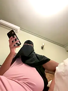 Snapshot of Submissive_Arab chatting on 09/11/25, 07:25 Submissive Arab online show from 09/11/25, 07:25