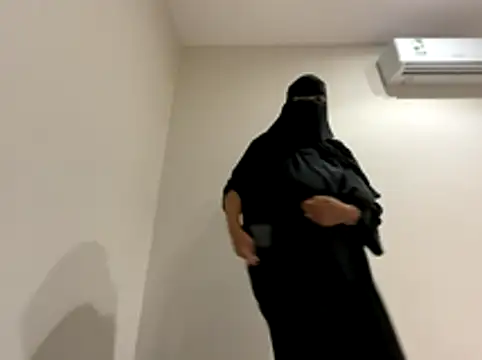 Submissive Arab online show from 11/09/25, 09:35