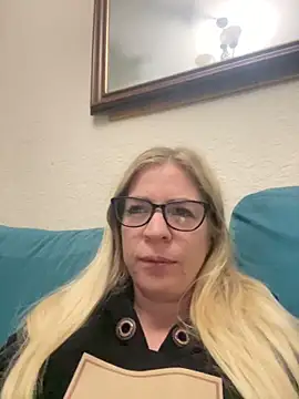 Snapshot of jayjencam chatting on 10/09/25, 10:19 jayjencam online show from 10/09/25, 10:19