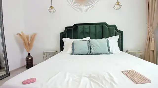 xLorenna online show from 03/27/26, 10:37