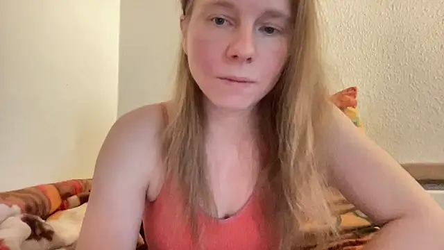 Snapshot of SweetLucy96 chatting on 03/21/25, 10:39 SweetLucy96 online show from 03/21/25, 10:39