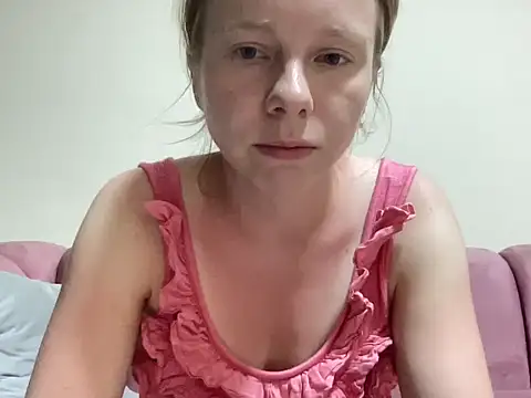 Snapshot of SweetLucy96 chatting on 09/13/25, 03:34 SweetLucy96 online show from 09/13/25, 03:34