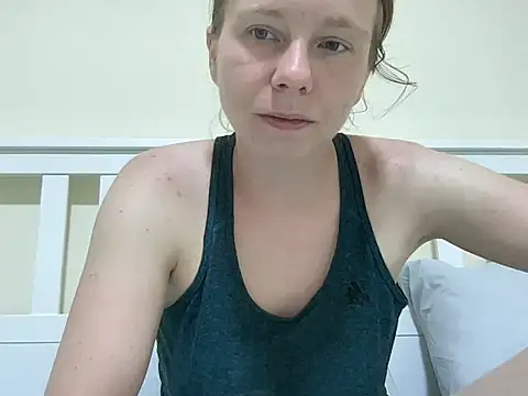 Snapshot of SweetLucy96 chatting on 11/06/25, 10:05 SweetLucy96 online show from 11/06/25, 10:05