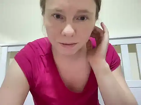 Snapshot of SweetLucy96 chatting on 12/02/25, 08:37 SweetLucy96 online show from 12/02/25, 08:37
