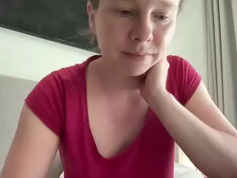 Snapshot of SweetLucy96 chatting on 05/04/26, 12:01 SweetLucy96 online show from 05/04/26, 12:01