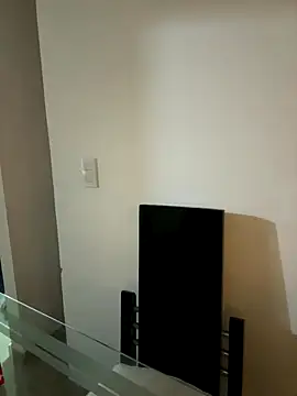 Snapshot of _Niah_ chatting on 12/19/25, 11:23 Niah online show from 12/19/25, 11:23