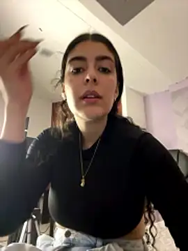 Snapshot of _Niah_ chatting on 01/07/26, 08:22 Niah online show from 01/07/26, 08:22